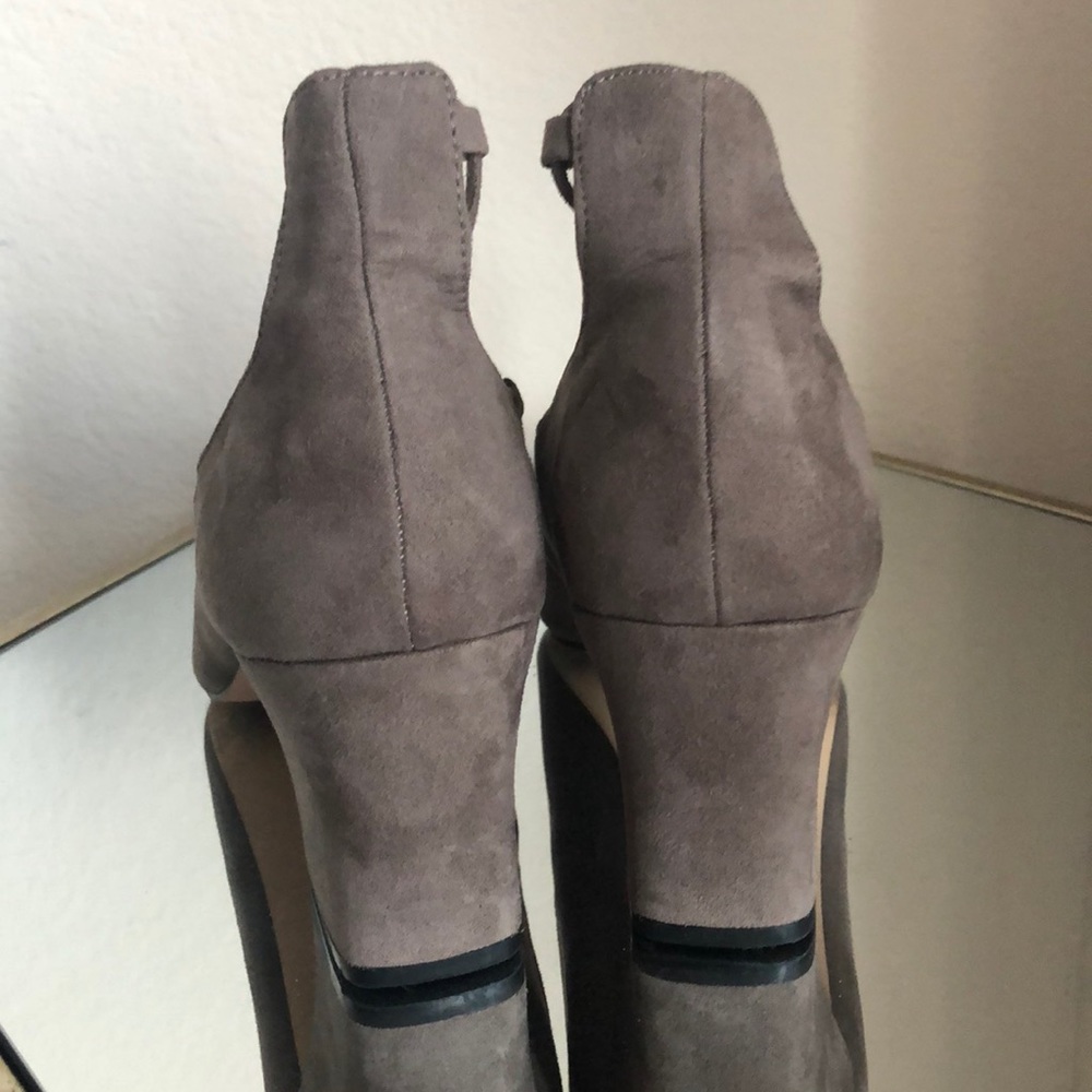 Lace-up Block Heels - Picture 4 of 6